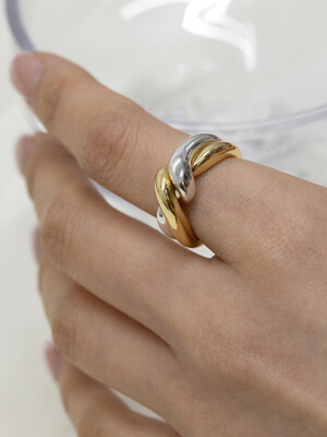 CROSS TWIST RING CR0454