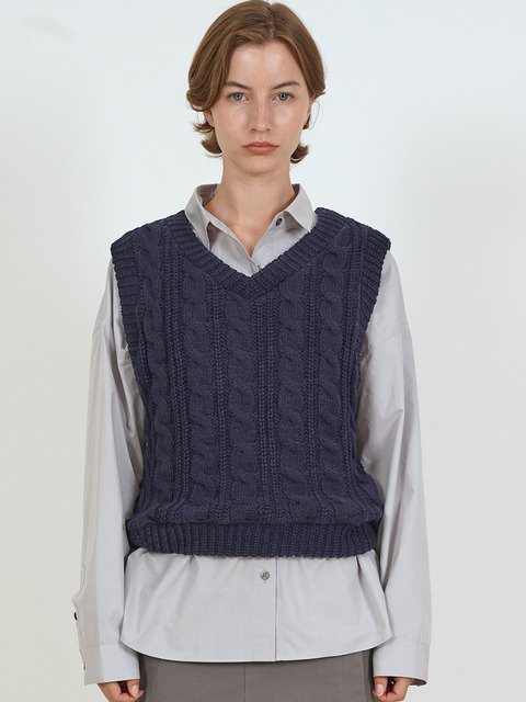 니트 - 아티클레븐 (ARTICLEVEN) - NORA CABLE V NECK KNIT VEST TOP_NV