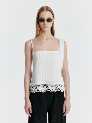YESICA Embroidery Lace Top - White