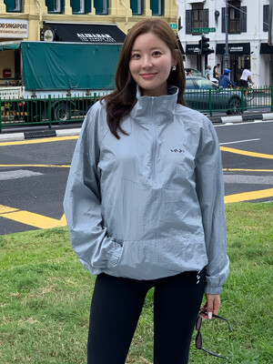 Raglan String Wind Half-Zip 소라