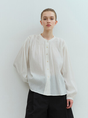 TVS ROUND NECK PIN-TUCK BLOUSE_2COLORS