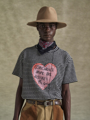 HEART MESSAGE STRIPE CREW NECK SWEATER atb1248m(BLACK)