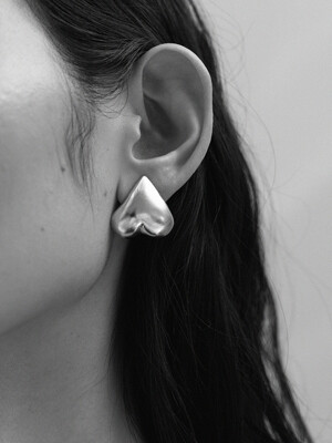 Big love earring silver