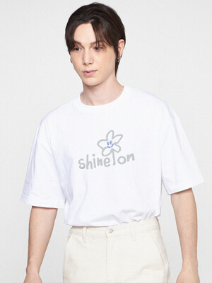 [UNISEX]shine on 플라워 스마일 반팔티_화이트