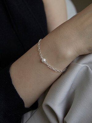 Ariana Swarovski Pearl 925 Silver Bracelet