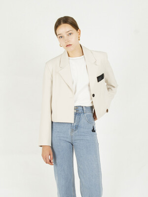 Cropped tailored jacket [White]