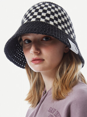 CHESSBOARD CHARCOAL BUCKET HAT