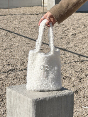 Ribbon Boucle Bag (white)