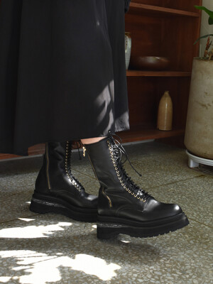 Two Point Buckle Middle Boots-Black