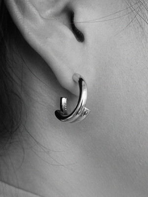 SPLIT  earring
