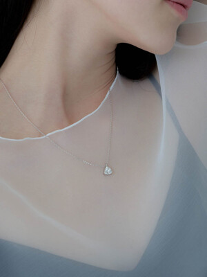 Trilliant triangle necklace_ Crystal