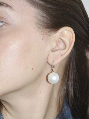 Dear Pearl Earring (WHITE)