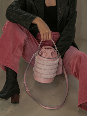 Eco-fur Bucket bag(에코퍼 버킷백)_Ice Pink