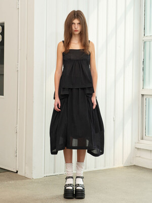 [ROMANTIC EDITION] PLEATED CUTTING LINE DETAIL VOLUME SKIRT_BLACK