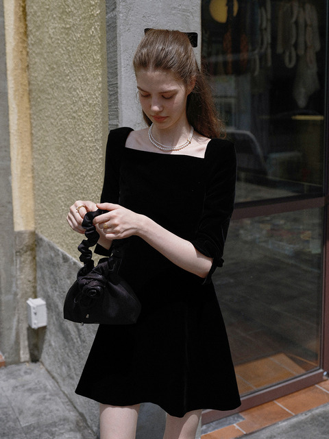 플로움 Velour Ribbon Dress - Mini