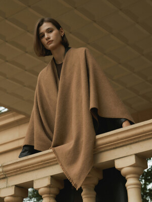 Royal Baby Alpaca Cape - Camel