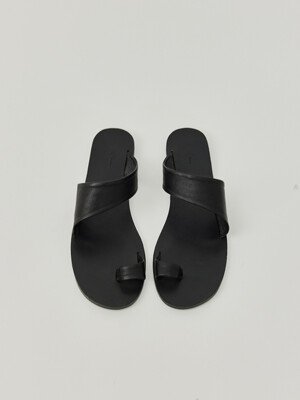 curved flip-flops (black)