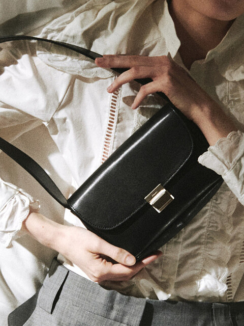 숄더백 - 페넥 (FENNEC) - MINI PUSH FLAP BAG - BLACK