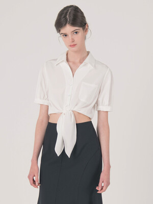 WED_Short-sleeved lace-up blouse