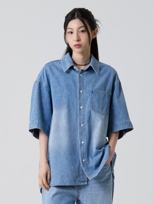 웨스턴 스톤 오버핏 데님 반팔 셔츠 워시드 블루_Western Stone Oversized fit denim short-sleeved shirt Washed-out blue