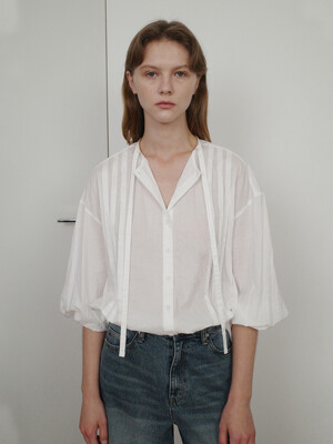 CREESE FABRIC TIE BLOUSE - WHITE