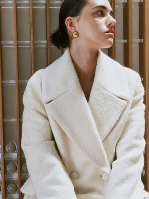 HAIRY ALPACA DOUBLE HALF COAT [IVORY][BLACK]