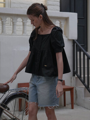 Shirring Puff Sleeve Blouse [Black]