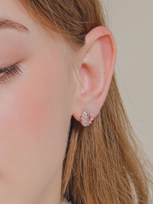 White Cubic C-shaped Stud Earrings M03797