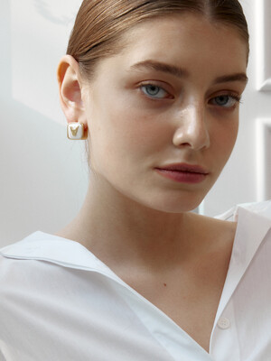 Cube Logo Earrings_Gold