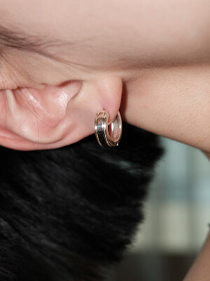 Line one-touch earrings