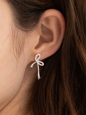 [Silver 925] Flowing Ribbon Earrings SE225