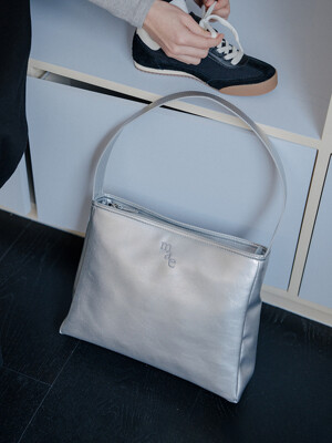 Comfy Leather Bag _ Silver