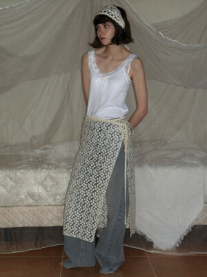 Flower wrap skirt. Ivory