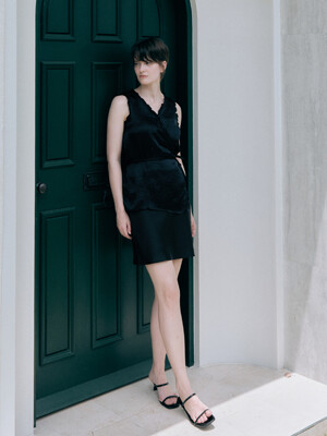 BLAZE SATIN MINI SKIRT (2COLORS)