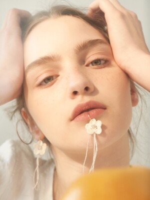 Cream flower drop earring