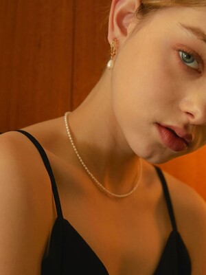 mini pearls necklace