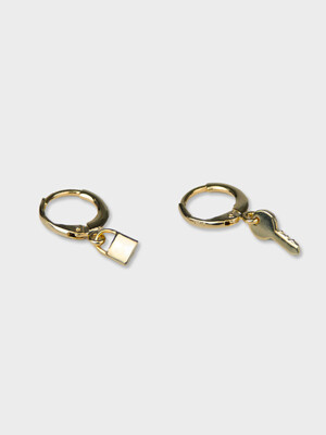 [sv925] Key & Lock Unbalance Earrings