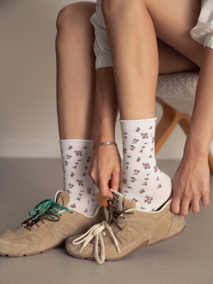 [no.490] white floral socks