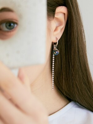 `drop` Cubic Snowball Earrings