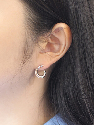Virgule earring