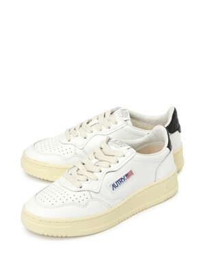 AUTRY 오트리 여성 메달리스트 스니커즈 AULW LL22 WHT BLACK