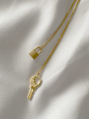 moonlight key&lock necklace