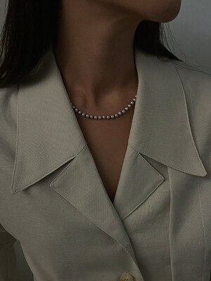 LILY Pearl Necklace (Black&White)