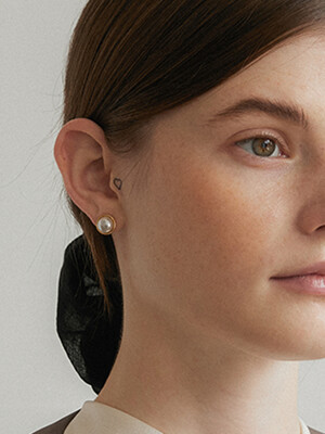 tweed & pearl earrings