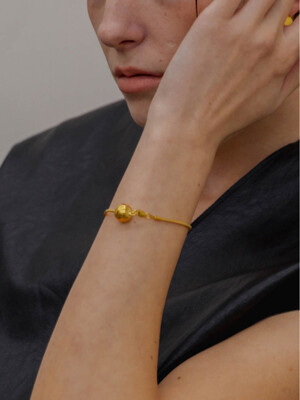 Single ball bracelet Gold