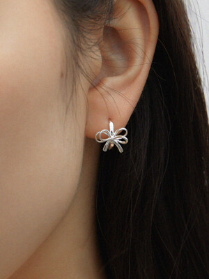 Ribbon earring