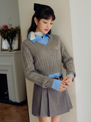 V NECK CABLE KNIT GRAY