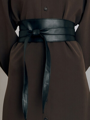 GLAMOUR FAUX LEATHER TIE BELT [BLACK]