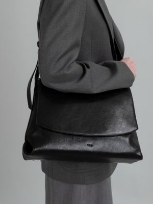 Kiki messenger bag Wrinkled black