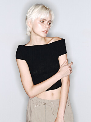 COOL OFF SHOULDER KNIT [BLACK]